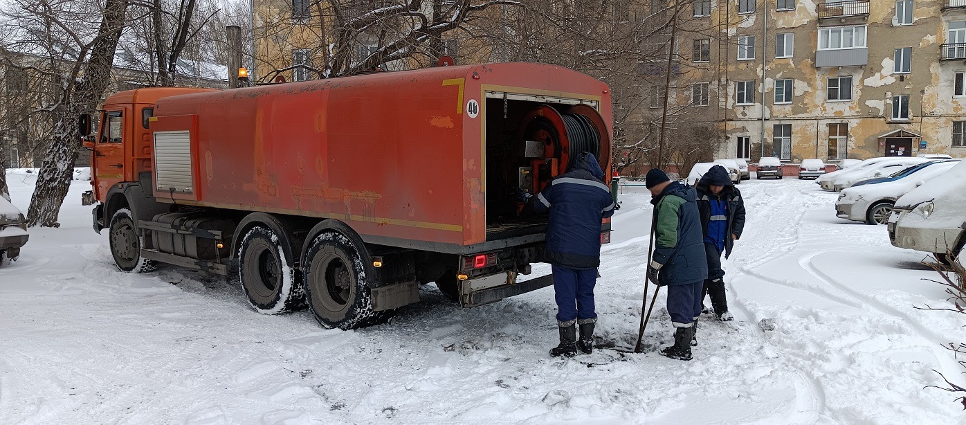 Прочистка канализации от засоров гидропромывочной машиной и специальным оборудованием в Новочебоксарске