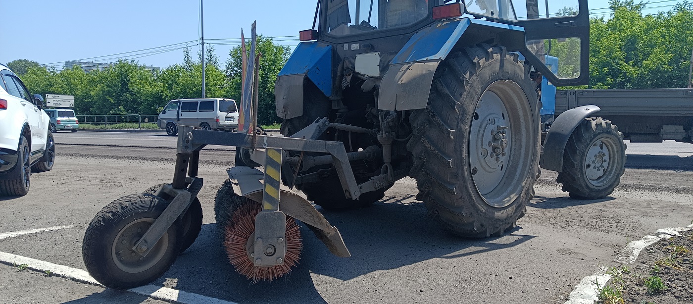 Услуги трактора с щеткой МТЗ в Мариинском Посаде