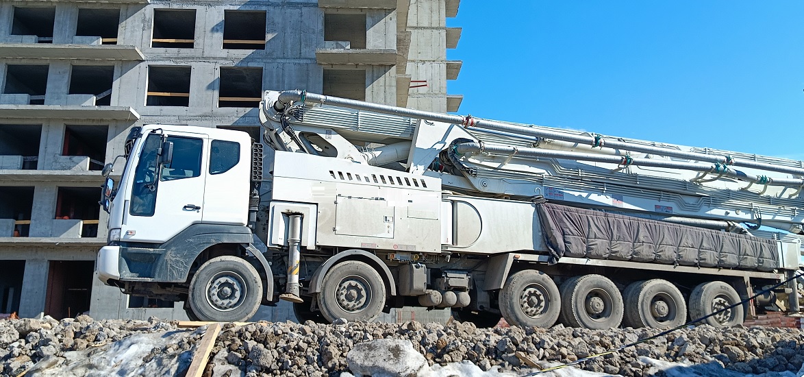Услуги и заказ бетононасосов для заливки бетона в Канаше